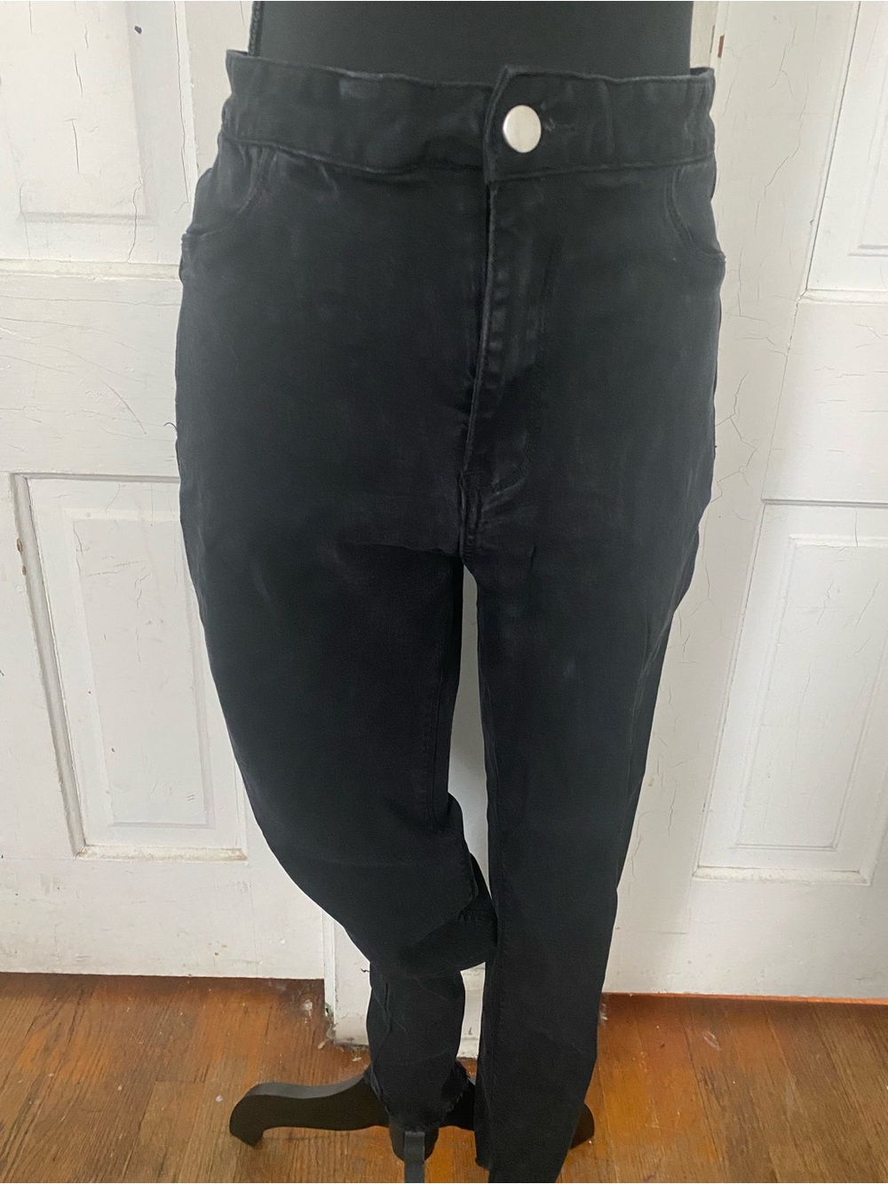 SHEIN Black Cropped High-Rise Ankle Jeans